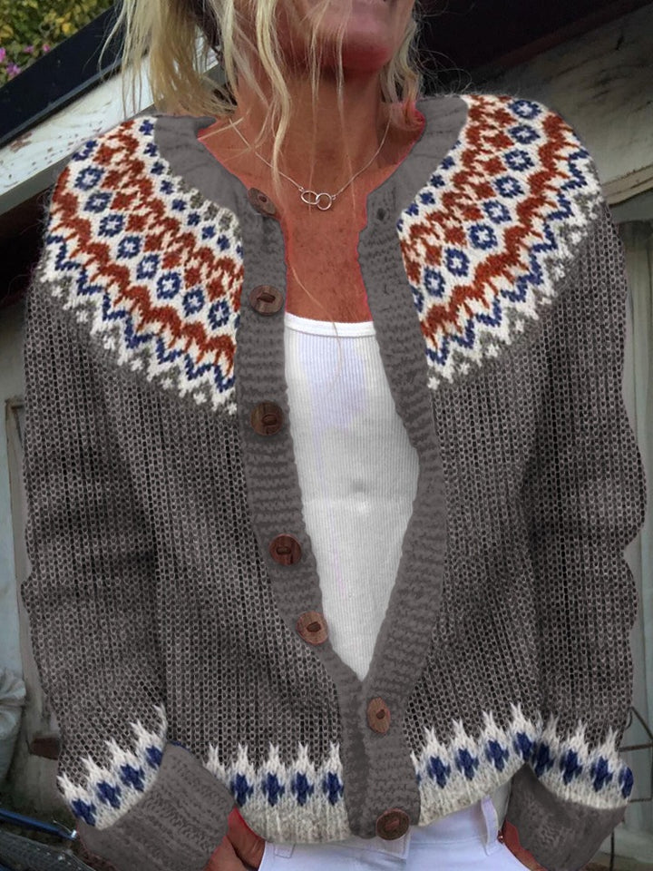 Damen nan gemusterte Strickjacke mit Rundpasse, Holzknöpfen und Eingrifftaschen Drune