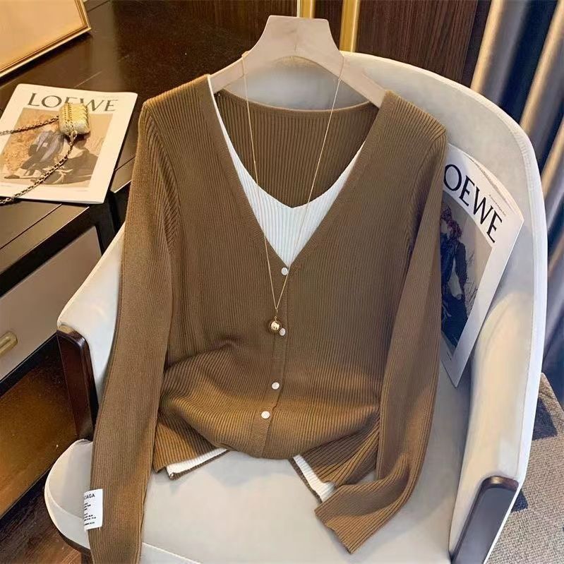 Damen elegante Strickjacke mit V-Ausschnitt und feinen Knopfdetails Drune