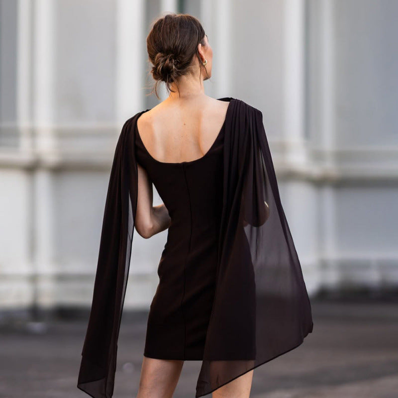 Damen Elegantes Cocktailkleid mit drapierter Schulterpartie und figurbetontem Schnitt Drune
