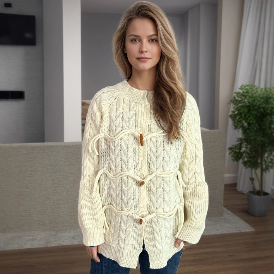 Damen Grobstrickjacke mit einzigartigem Kordelzug und dekorativen Holzknöpfen Drune