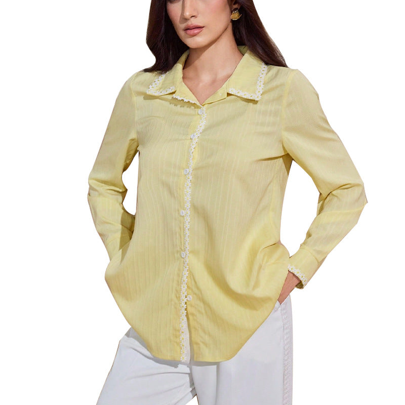 Damen Bluse mit floralen Verzierungen und eleganten Knopfdetails Drune