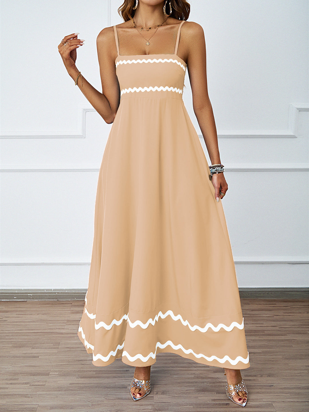 Damen Lange Maxi-Kleid mit Spaghetti-Trägern und dekorativem Saum Drune