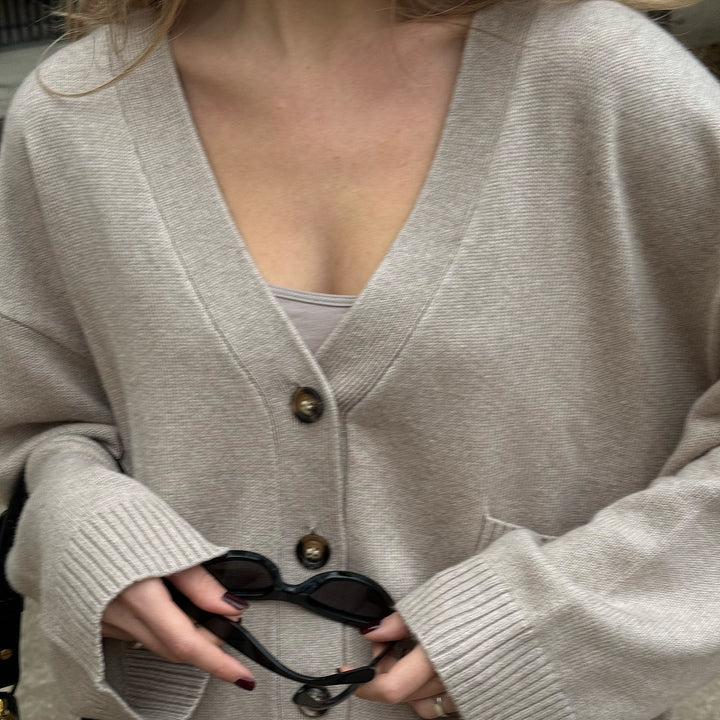 Damen lässige Strickjacke mit V-Ausschnitt und Knopfdetails Drune