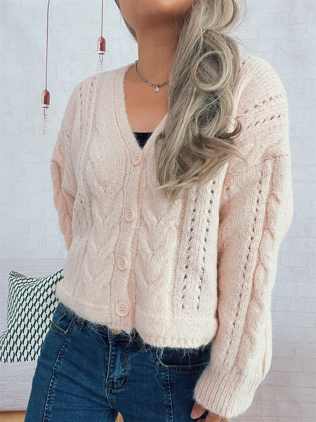 Damen kuschelige Strickjacke mit tiefem V-Ausschnitt und volumetrischen Ärmeln Drune