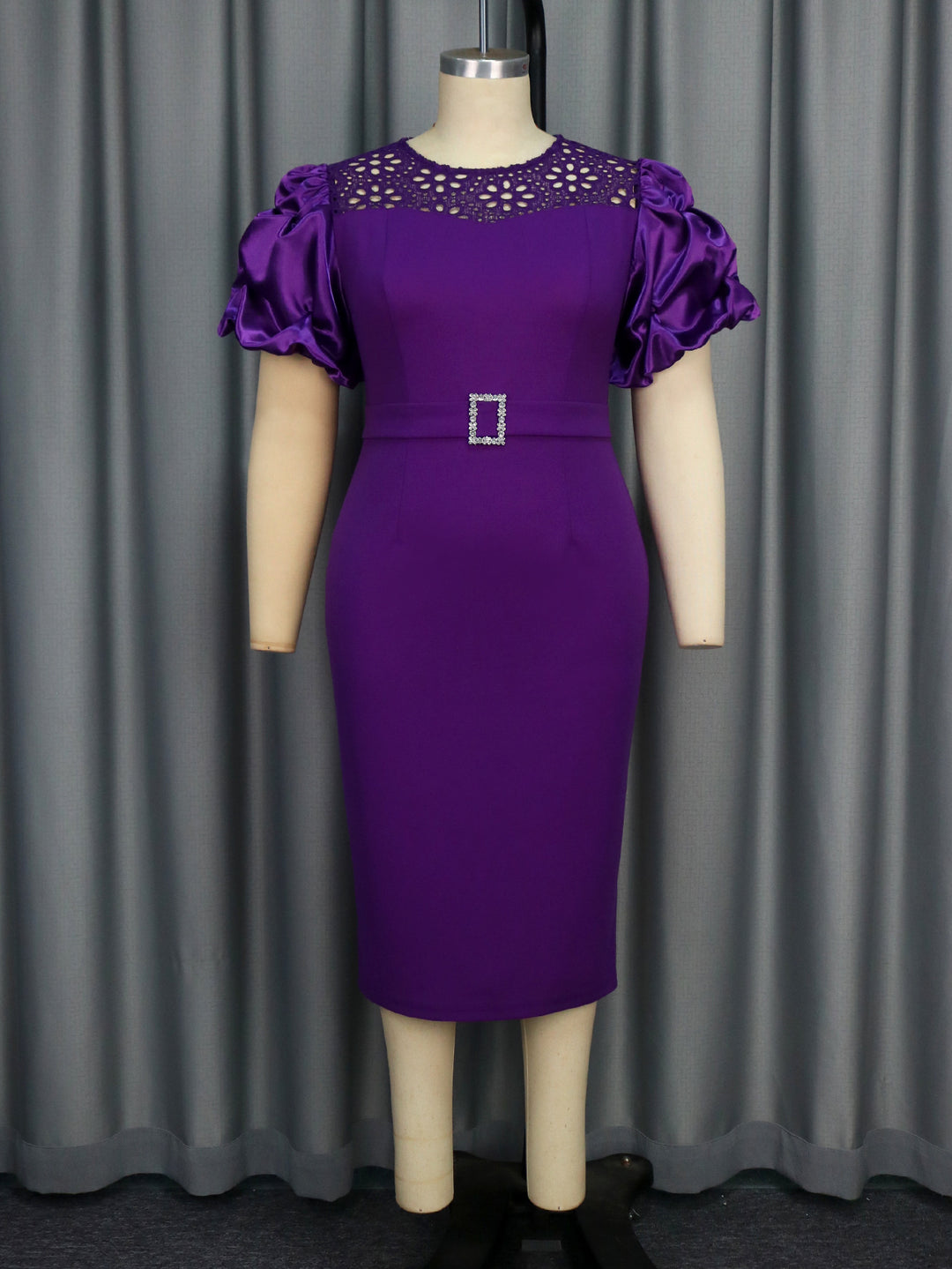 Damen Figurbetontes Cocktailkleid mit kreativem Rüschendesign und dekorativem Taillengürtel Drune