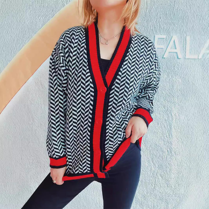 Damen Übergroße Strickjacke mit auffälligem Zickzackmuster und bunten Knöpfen Drune