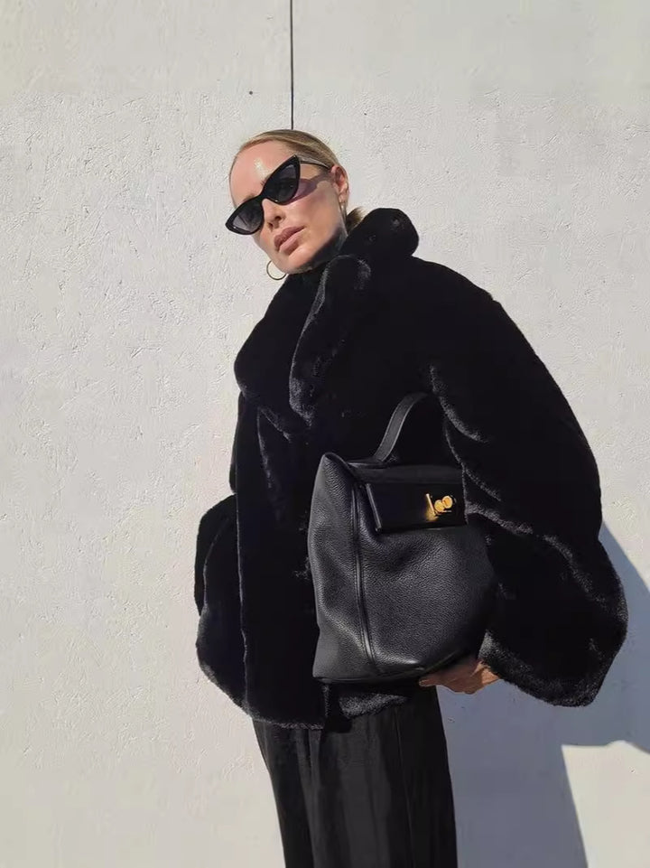 Damen Modische Kunstpelz-Jacke mit breiten Revers Drune