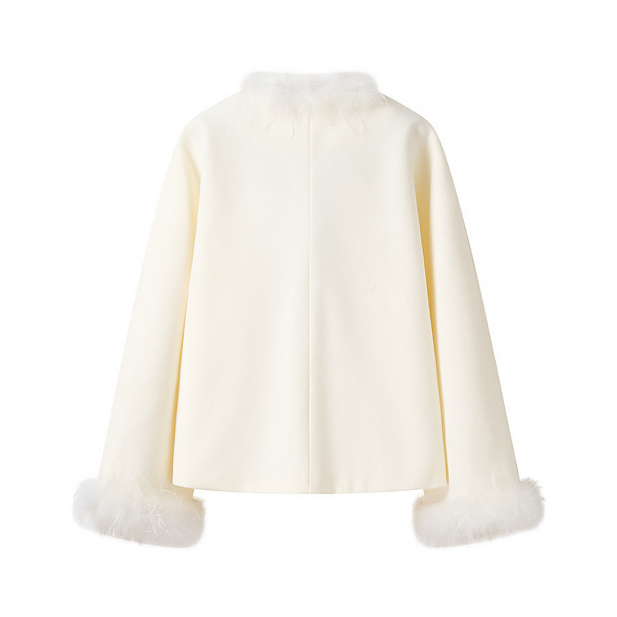 Damen Kurzjacke mit dekorativem Kunstfellkragen und Knopfdetails Drune