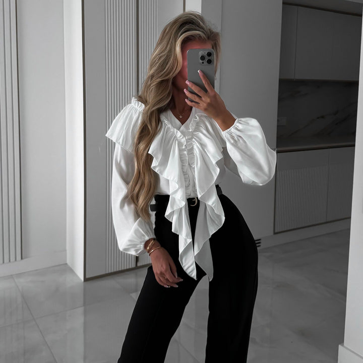 Damen Bluse mit voluminösen Rüschendetails und eleganter Knopfleiste Drune