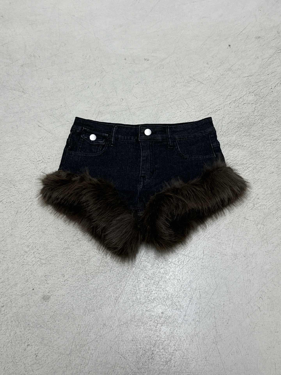 Damen Jeansshorts mit luxuriösem Kunstpelzsaum Drune
