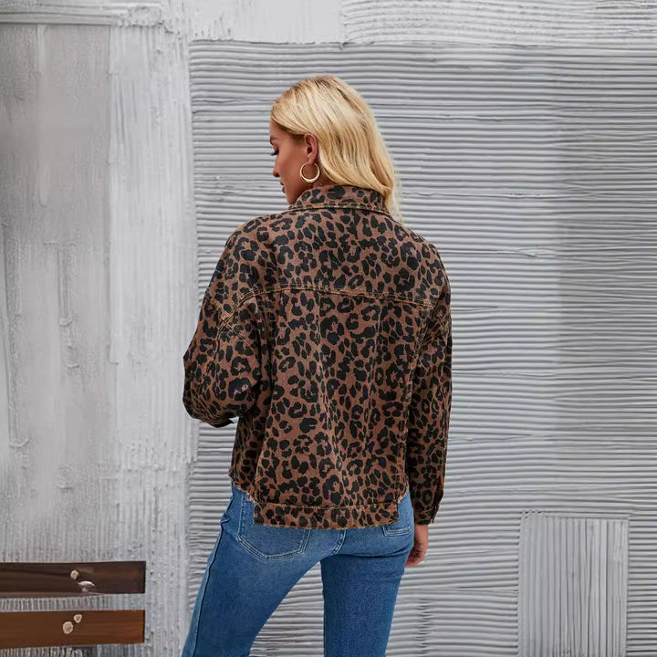 Damen Jeansjacke im angesagten Leo-Design mit cooler Schnittführung und lässigen Details Drune