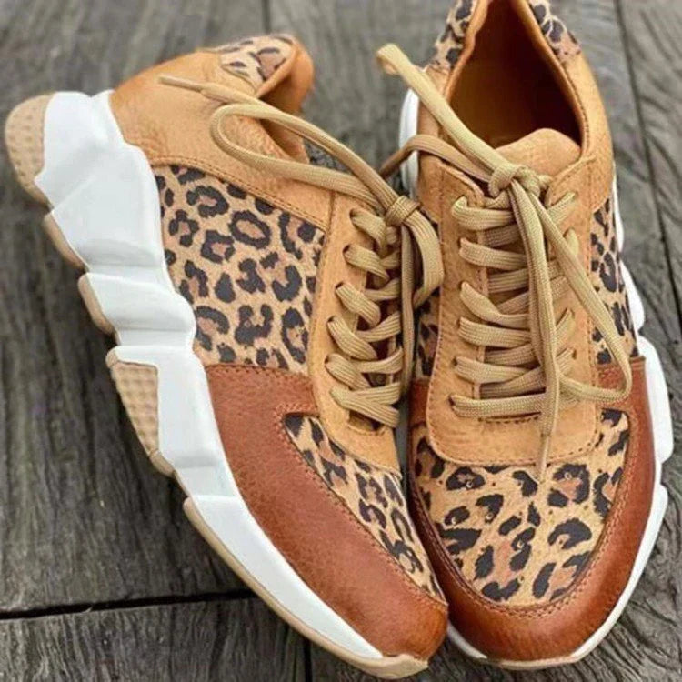 Drune | Absatzschuhe mit Keilabsatz in Leopard