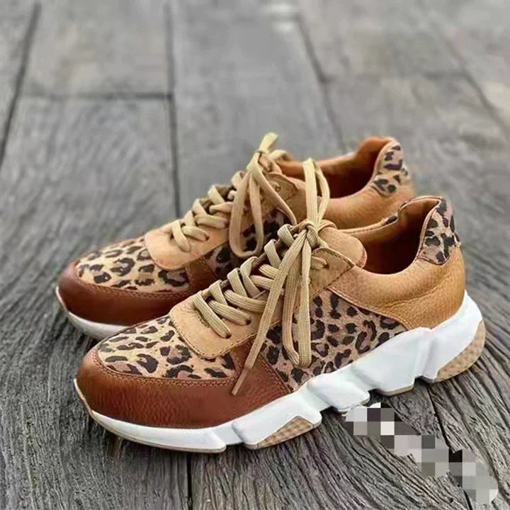 Drune | Absatzschuhe mit Keilabsatz in Leopard