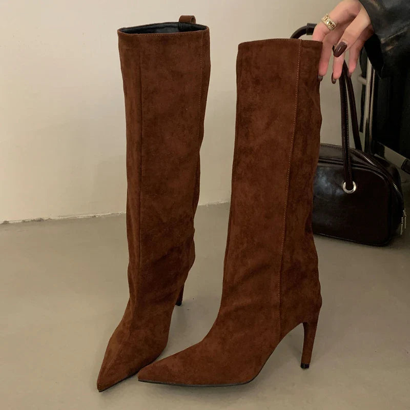 Drune | Spitz zulaufende Kniehohe Stiefel für Damen – Schick & Stilvoll