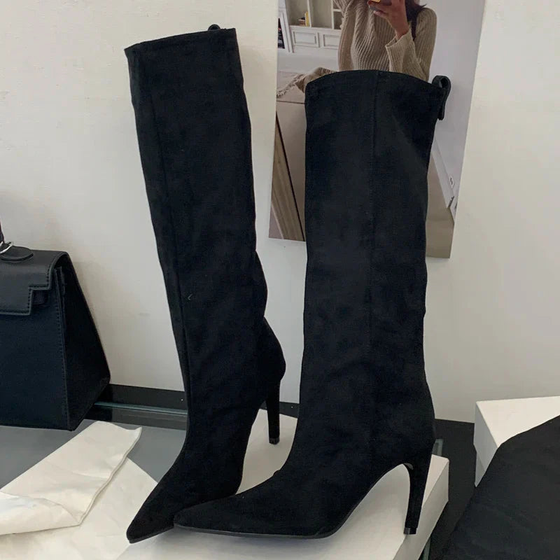 Drune | Spitz zulaufende Kniehohe Stiefel für Damen – Schick & Stilvoll