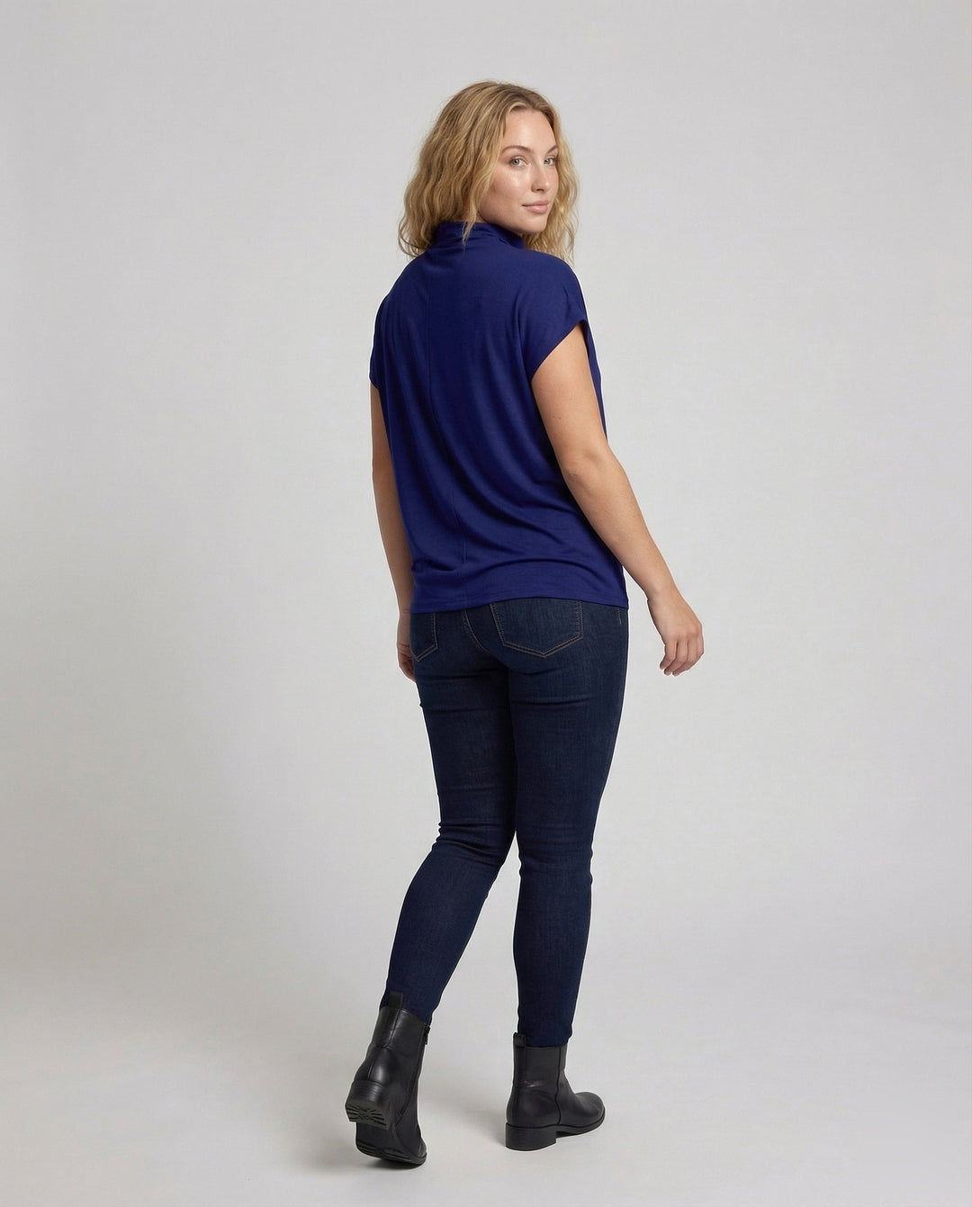 Product 15548834709834 - back_view
