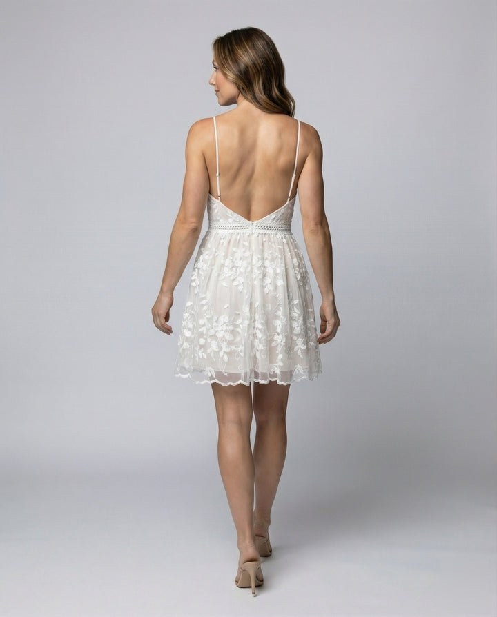 Damen zartes Spitzen-Minikleid mit Spaghettiträgern