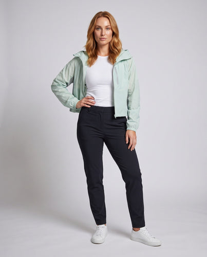 Damen atmungsaktive Laufjacke mit leichtem Windschutz Drune