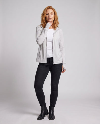Damen leichte Sportjacke mit schützendem Kapuzendesign und atmungsaktiven Einsätzen Drune