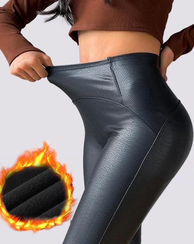 Drune - Lederhosen für Frauen