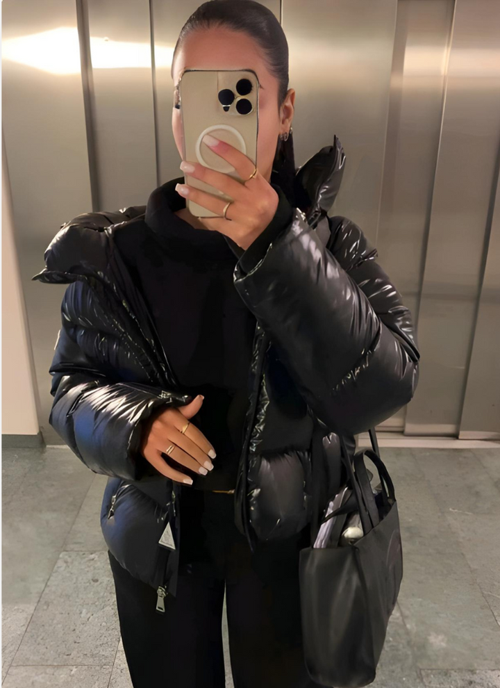 Drune | Damen Glänzende Pufferjacke mit Kapuze und Wattierung