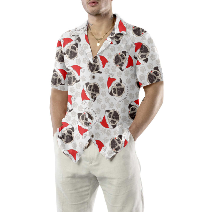 Drune | Pug Hund In Santa Hut Hawaiian Shirt, Lustiges Hund Weihnachten Shirt, Weihnachtsgeschenk Für Pug Liebhaber