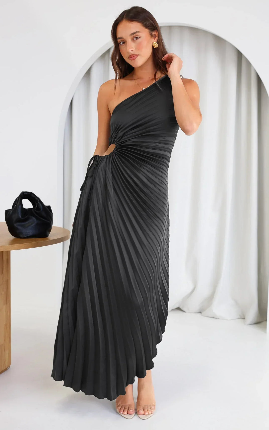 Drune | One Shoulder Plissee Midi Kleid