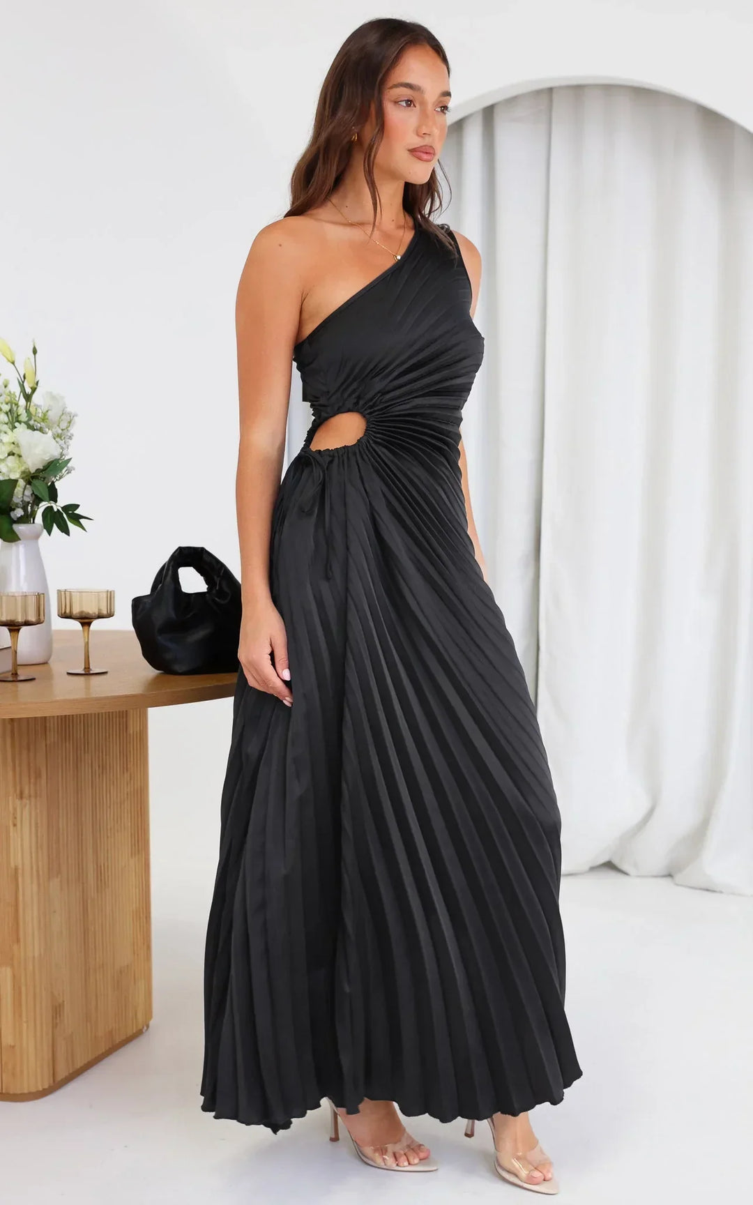 Drune | One Shoulder Plissee Midi Kleid