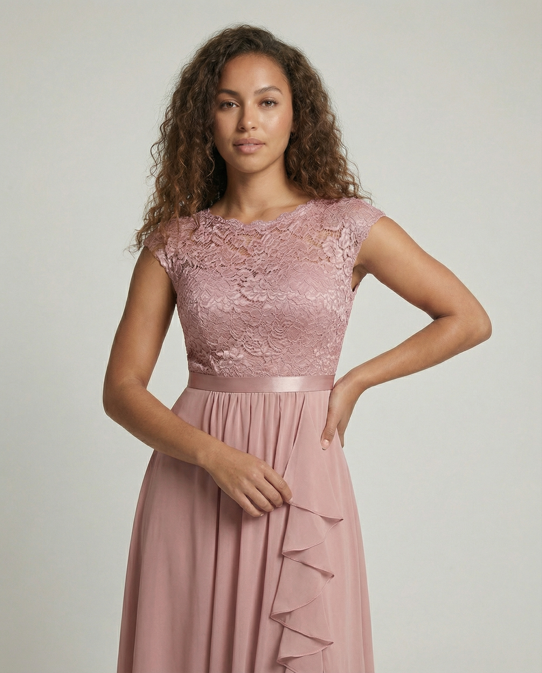 Drune | Elegantes Damen Maxikleid Mit Spitzeneinsätzen Zeitlos, Romantisch & Fließend