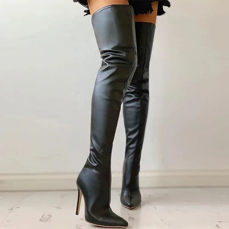 Drune | Die kniehohe Absatzstiefel