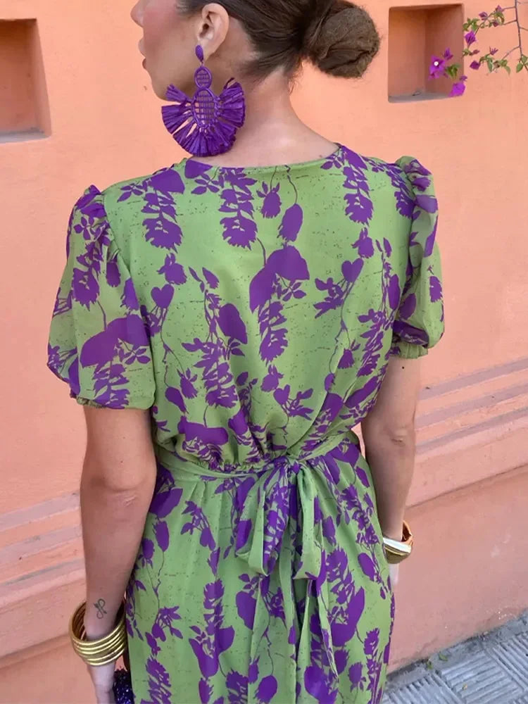 Leichtes Sommerkleid mit Blumenmuster und V-Ausschnitt für den Alltag | Drune
