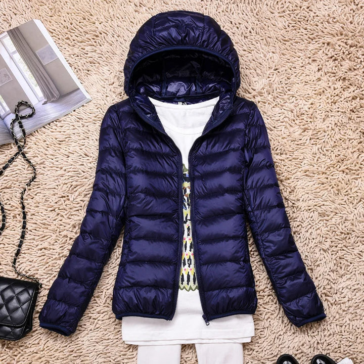 Drune | Ultraleichte Damen Daunenjacke mit Kapuze