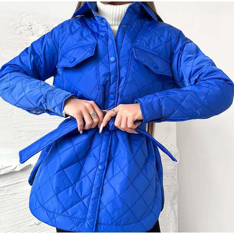 Drune | Klassische Gesteppte Damenjacke Mit Druckknopfverschluss Und Taillengürtel