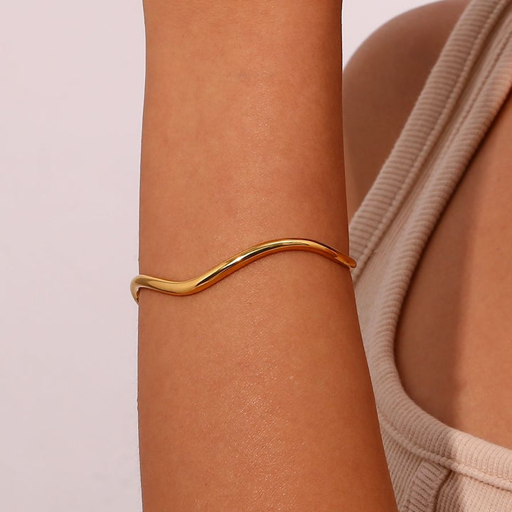 Drune Sommerliche Strandwellen | Minimalistisch Wellenform Wasserdichter Wellen-Armreif aus Edelstahl für Damen