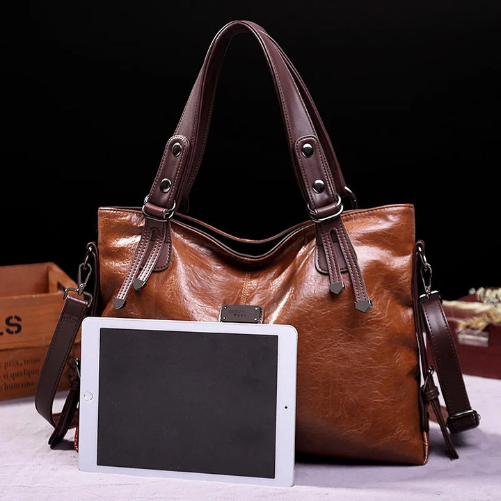 Drune | Taschen aus Geschmeidigem Leder mit Zwei Riemen und Eleganten Details