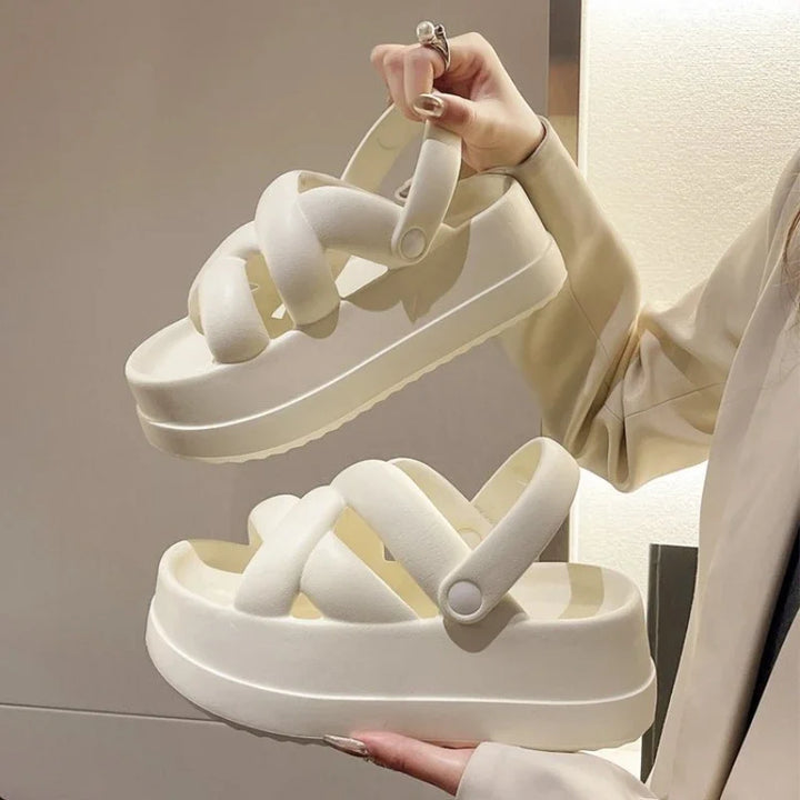 Drune | Plattform Chunky Kreuzriemen Sandalen