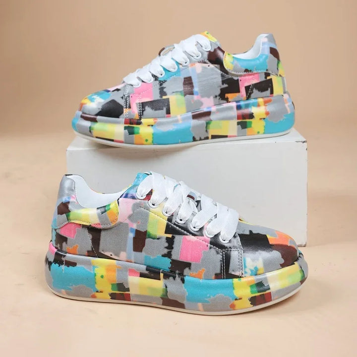 Drune | Lebendige Sportschuhe Im Graffiti-Stil