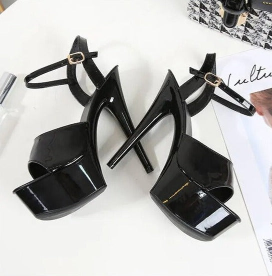 Drune | Linger Like A Tattoo Kiss Pump Sandalen
