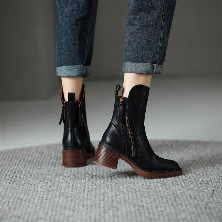 Drune | Elegante Lederstiefeletten von Ladivania