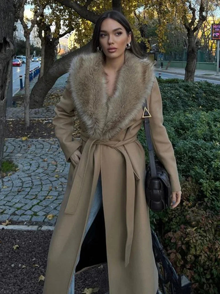 Drune | Lange Jacke mit Kunstpelzkragen Taillierte Passform Eleganter Look