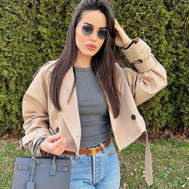Drune | Kürzere trendige Trenchcoat in Beige