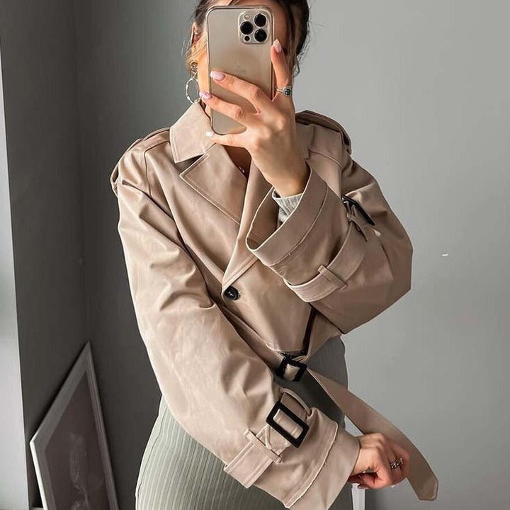 Drune | Kürzere trendige Trenchcoat in Beige