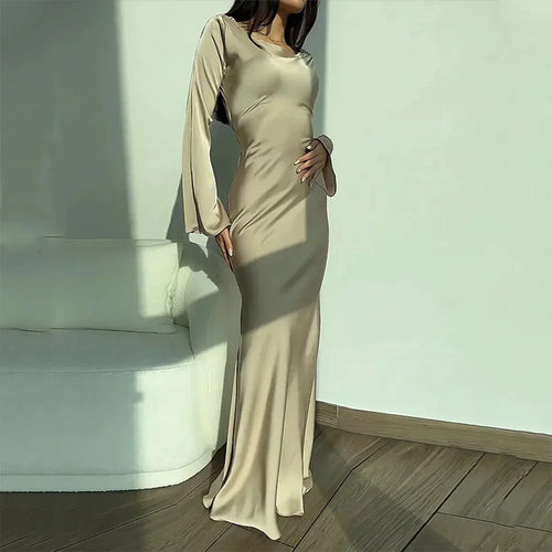 Drune - Elegantes minimalistisches Abendkleid | Schlichtes, elegantes Abendkleid mit langen Ärmeln