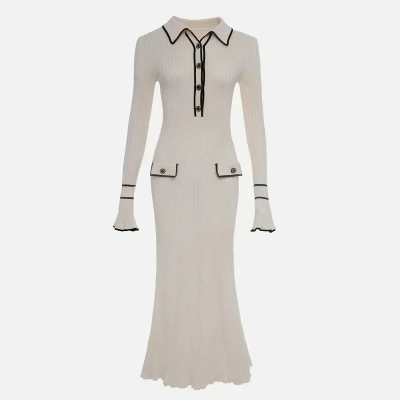 Drune | Langärmeliges Kleid mit Strickkragen und Rüschen