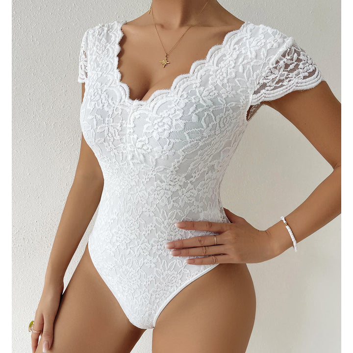 Drune | Figurbetonte Kurzarm Bodysuits Mit V-ausschnitt Und Spitze