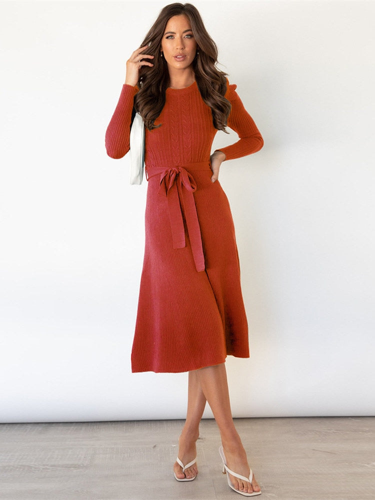 Drune - Gestricktes Midikleid mit Rundhalsausschnitt