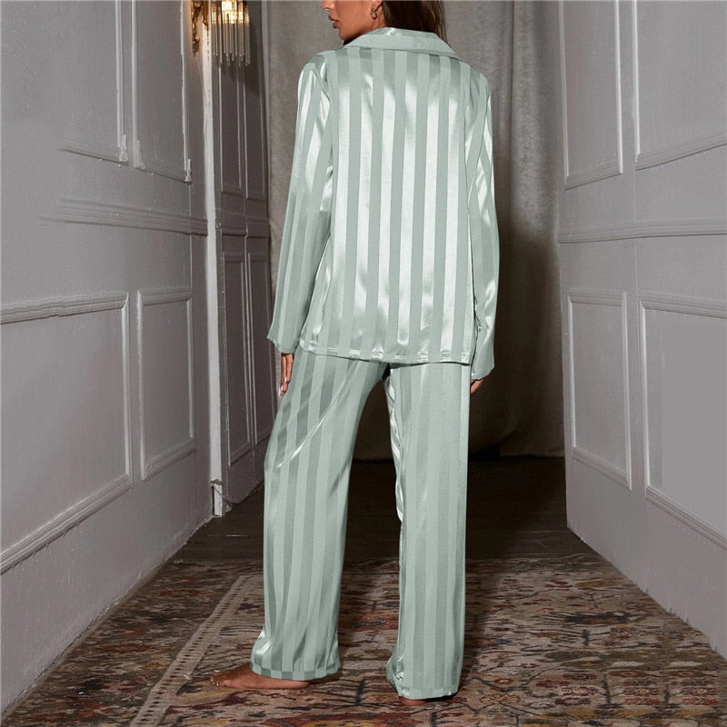 Drune - Stilvolles Pyjama-Set aus Seide