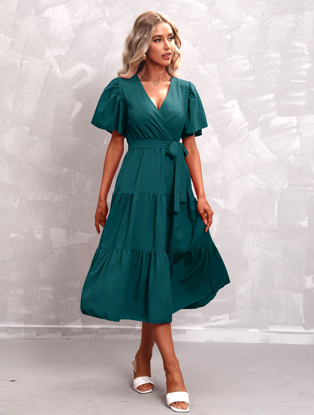 Drune - Grünes Midi-Kleid mit Rüschen