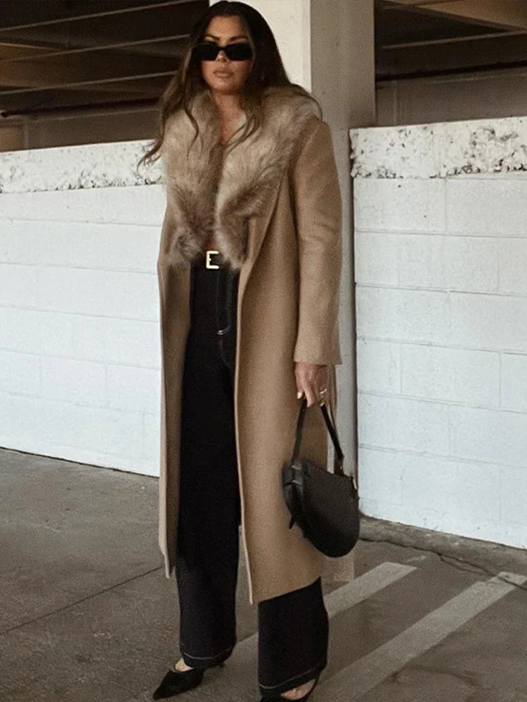 Drune | Lange Jacke mit Kunstpelzkragen Taillierte Passform Eleganter Look