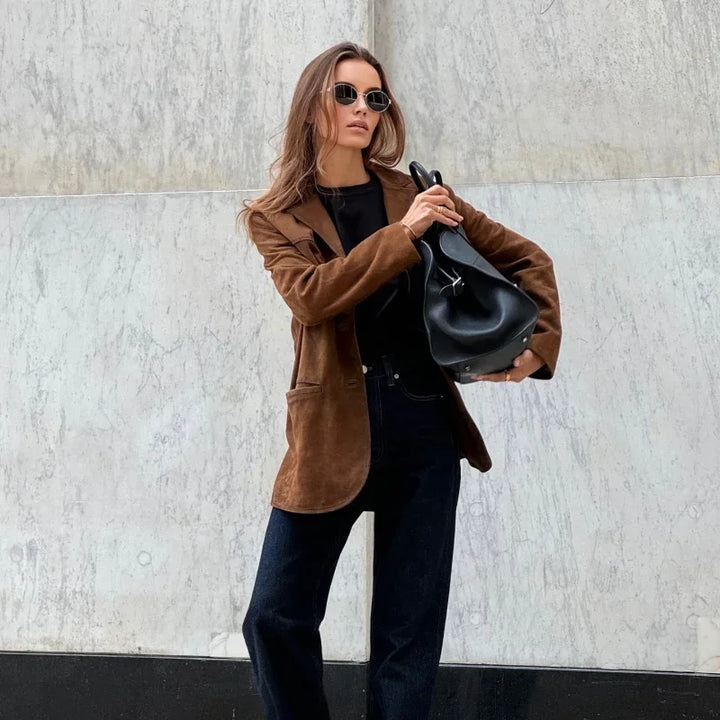 Drune | Schick und warm braune Wildlederjacke mit Kapuze